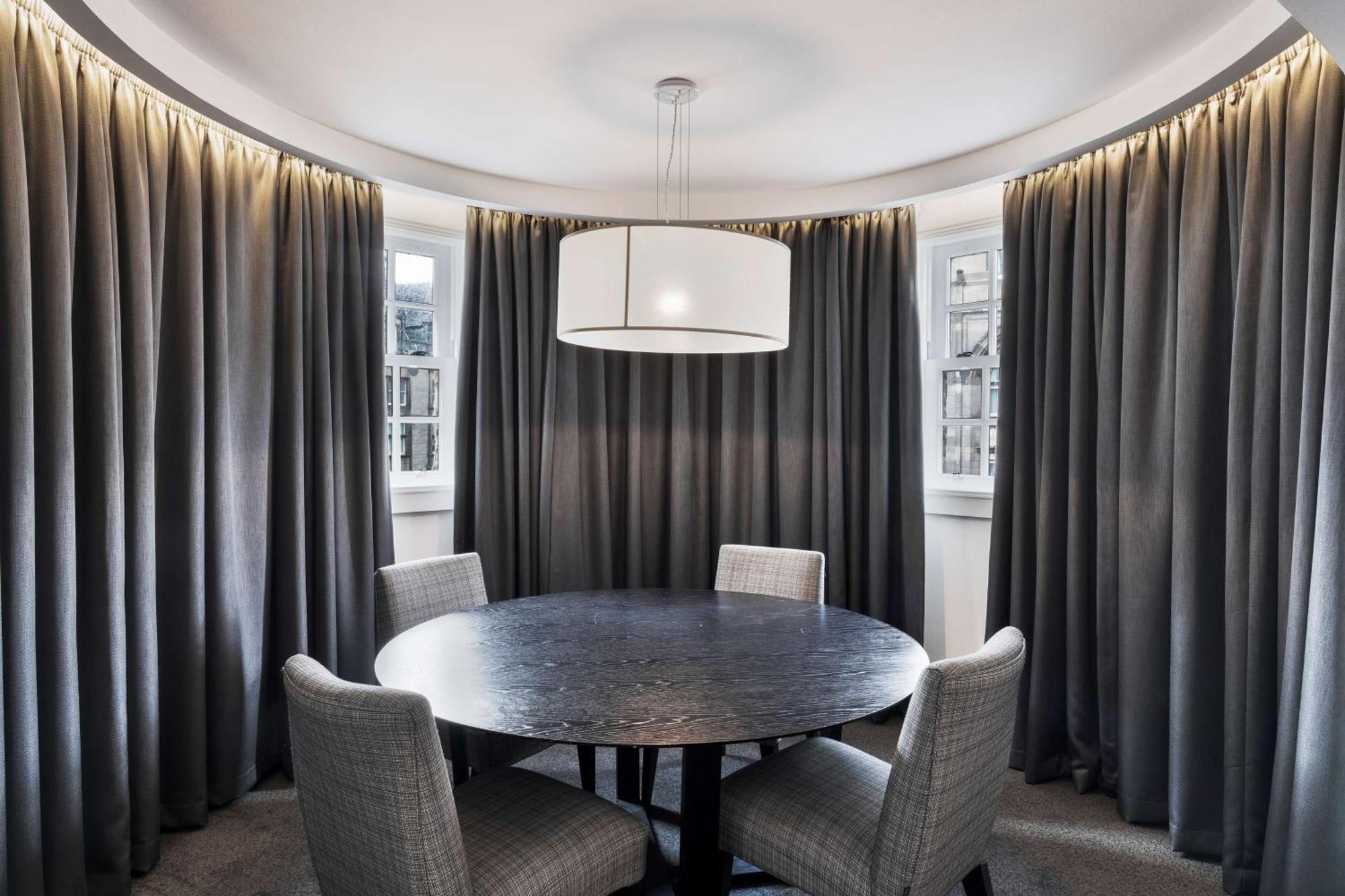Radisson Blu Hotel, Centre Отель 4*