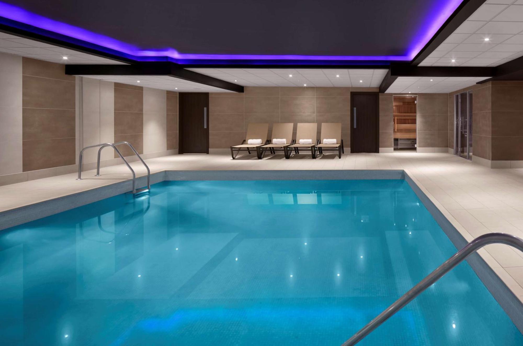 Radisson Blu Hotel, Centre Отель 4*